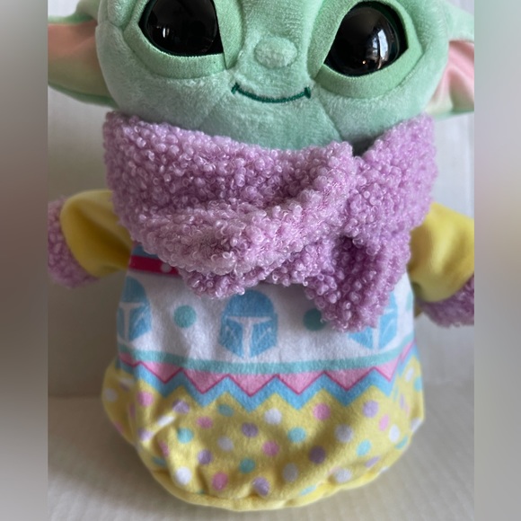 NWT Easter Grogu/Baby Yoda Plush 2022 Star Wars The Mandalorian The Child - Picture 4 of 14